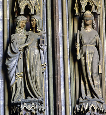 Figurengruppe am Hauptportal des Freiburger Münsters