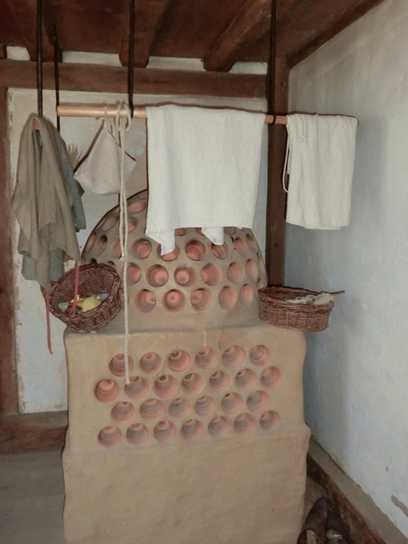 mini_B_17_Kachelofen_im_Wohnstallhaus.jpg