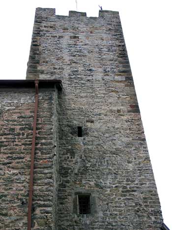 Lauffen: Anbau mit aufgesetztem Bergfried