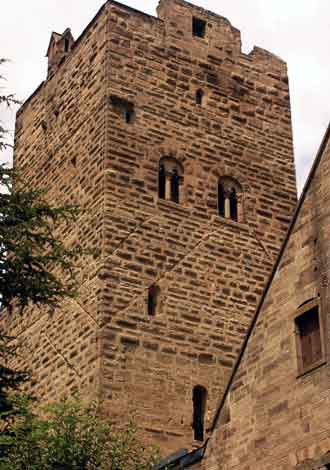 Wohnturmbergfried der Burg Neipperg