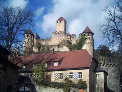 Blick von der Unteren Burg auf die Obere Burg