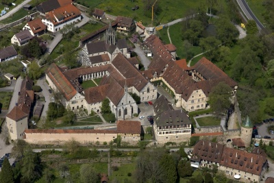 Blick auf die Klosteranlage von Süden  