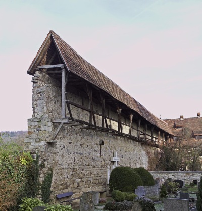 Wehrgang an der äußeren Klostermauer 