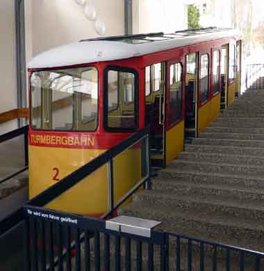 Die Durlacher Turmbergbahn in der Talstation