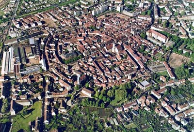 Luftaufnahme der Durlacher Altstadt aus dem Jahr 1981