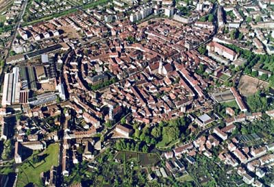 Luftaufnahme der Durlacher Altstadt aus dem Jahr 1981