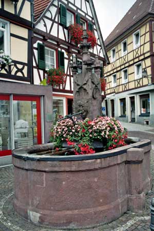 Brunnen auf der Hofstätte/Gernsbach, angelegt 1511 zur Erinnerung an die 1505 erfolgte Etablierung der badisch-ebersteinischen Gemeinherrschaft