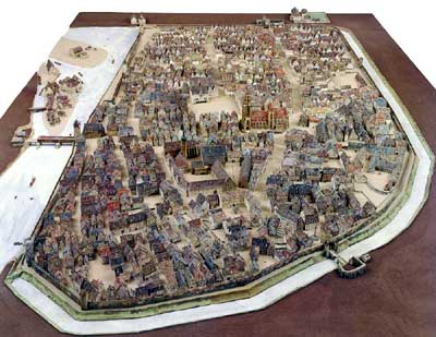 Im Zentrum der Ausstellung steht das Modell der Reichsstadt Heilbronn
