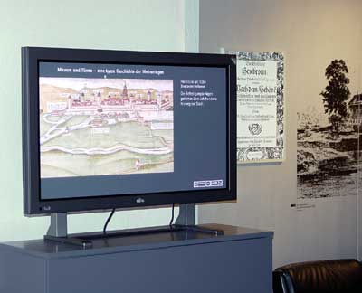 Videowand zur interaktiven Erkundung der Stadtgeschichte