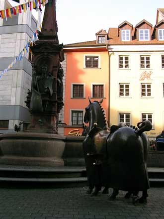 Der Kaiserbrunnen auf der Marktstätte - Pferd