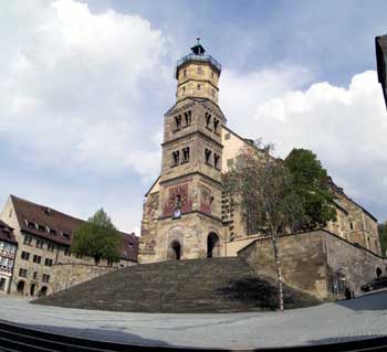 Kirche St. Michael mit romanischem Turm