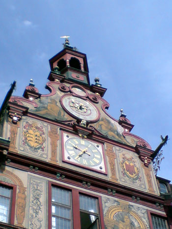 Rathaus mit astronomischer Uhr