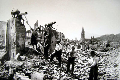 Trümmerräumung in der Innenstadt