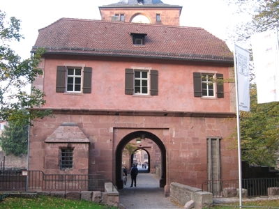 Brückenhaus mit Zugplanke