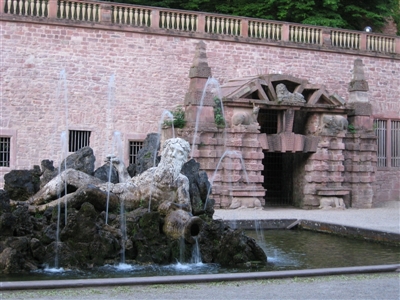 Große Grotte mit Flussgott Rhein