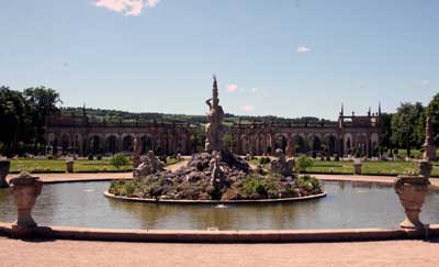 Der barocke Garten mit Orangerie und Blick ins Taubertal