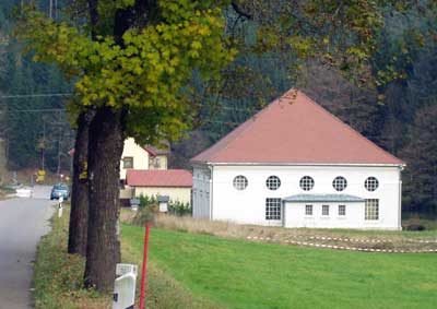 Das Kraftwerk am Ausgang des Linachtals