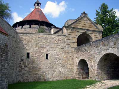 Ellwanger Schlossgefängnis neben der Brücke unter dem Torturm