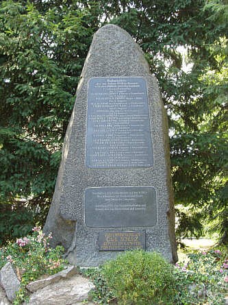 12denkmal_gesamt.jpg