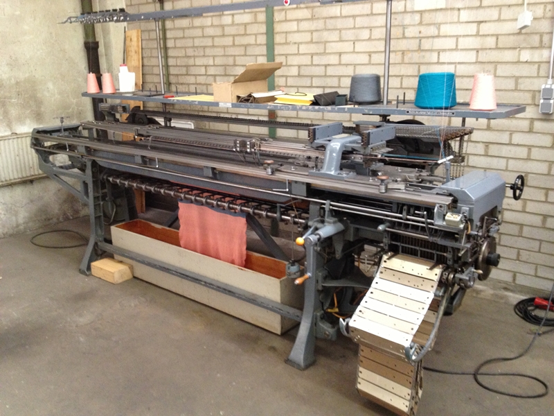 b7strickmaschine.jpg