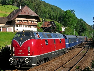 Sonderzug mit Diesellok V200 bei Hornberg