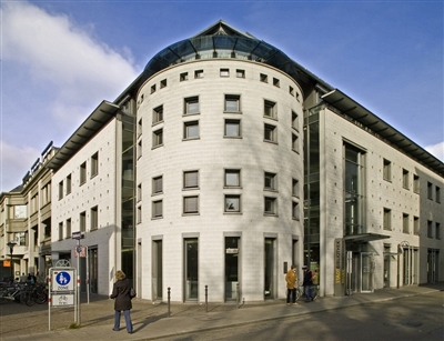 Das Neue Ständehaus in Karlsruhe mit der charakteristischen Rotunde