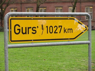 Gurs-Schild.