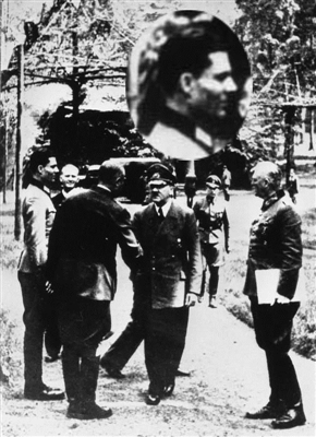 Stauffenberg mit Hitler und Keitel am 15. Juli 1944 in der Wolfschanze