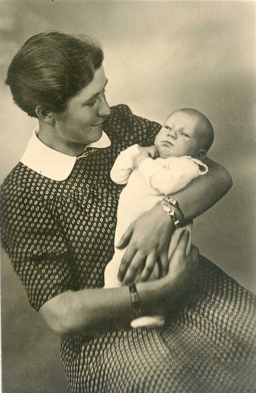 b 8a Gertrud_Lutz.jpg