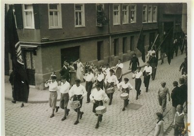mini_b10.jpg