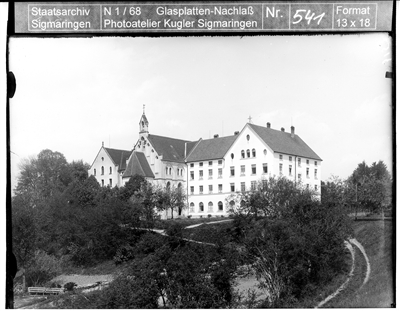  Waisenhaus „Haus Nazareth“ (historische Aufnahme)