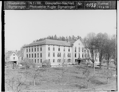 Das Landesspital, heute Landratsamt (historische Aufnahme)
