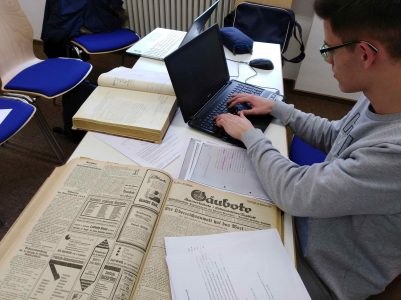 Arbeit im Archiv II.jpg