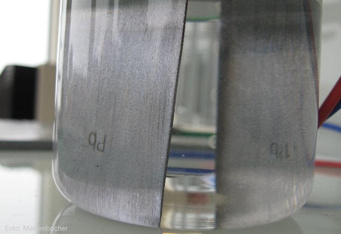 Bleiplatten in Schwefelsäure