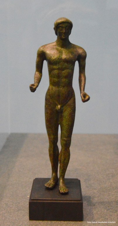 Korus-Statuette