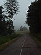 Landstraße in der Morgendämmerung