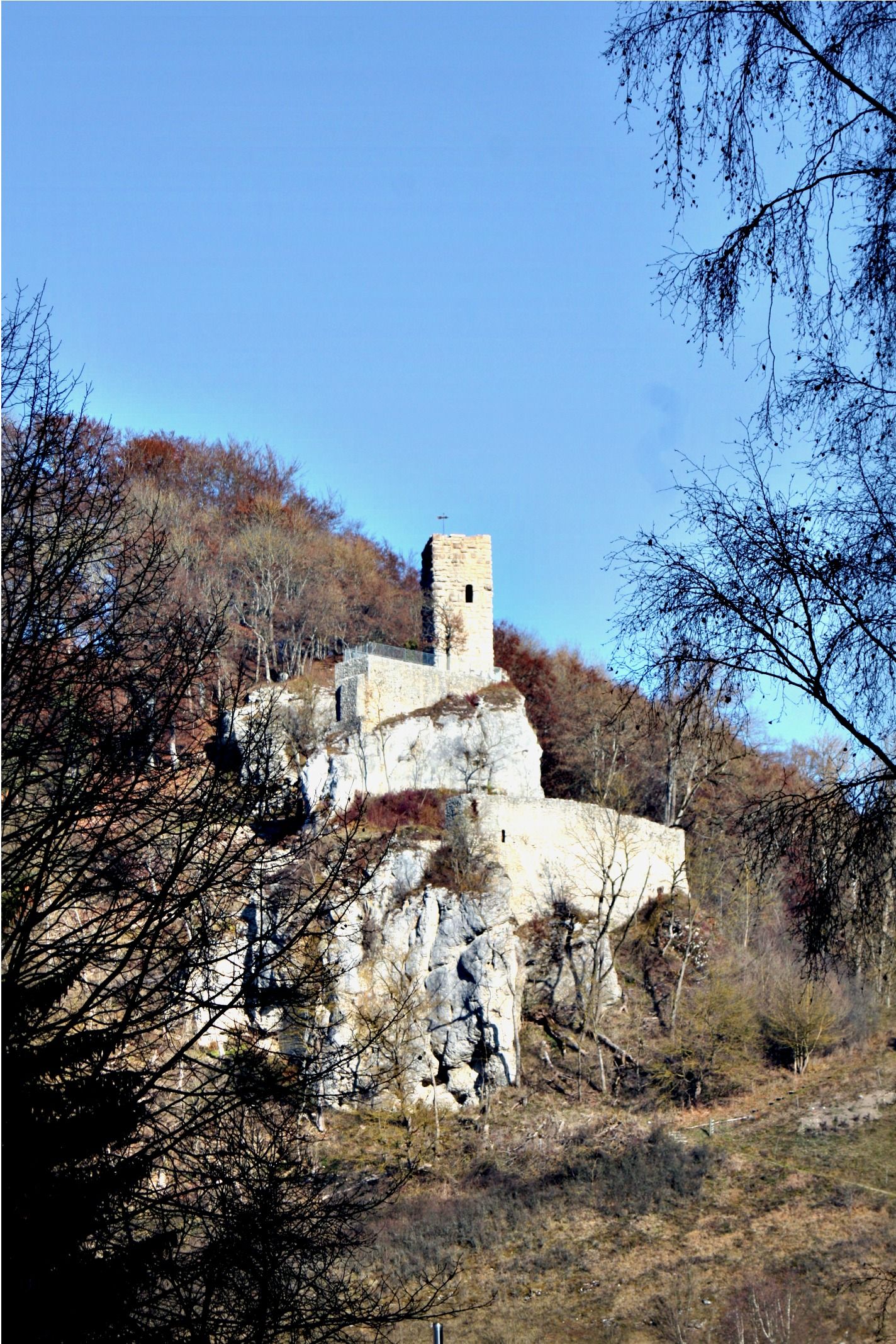 burg-hundersingen.JPG