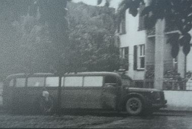 grauer_bus01-k.jpg grauer_bus01-k.jpg