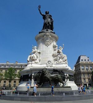 Le Monument à  la République