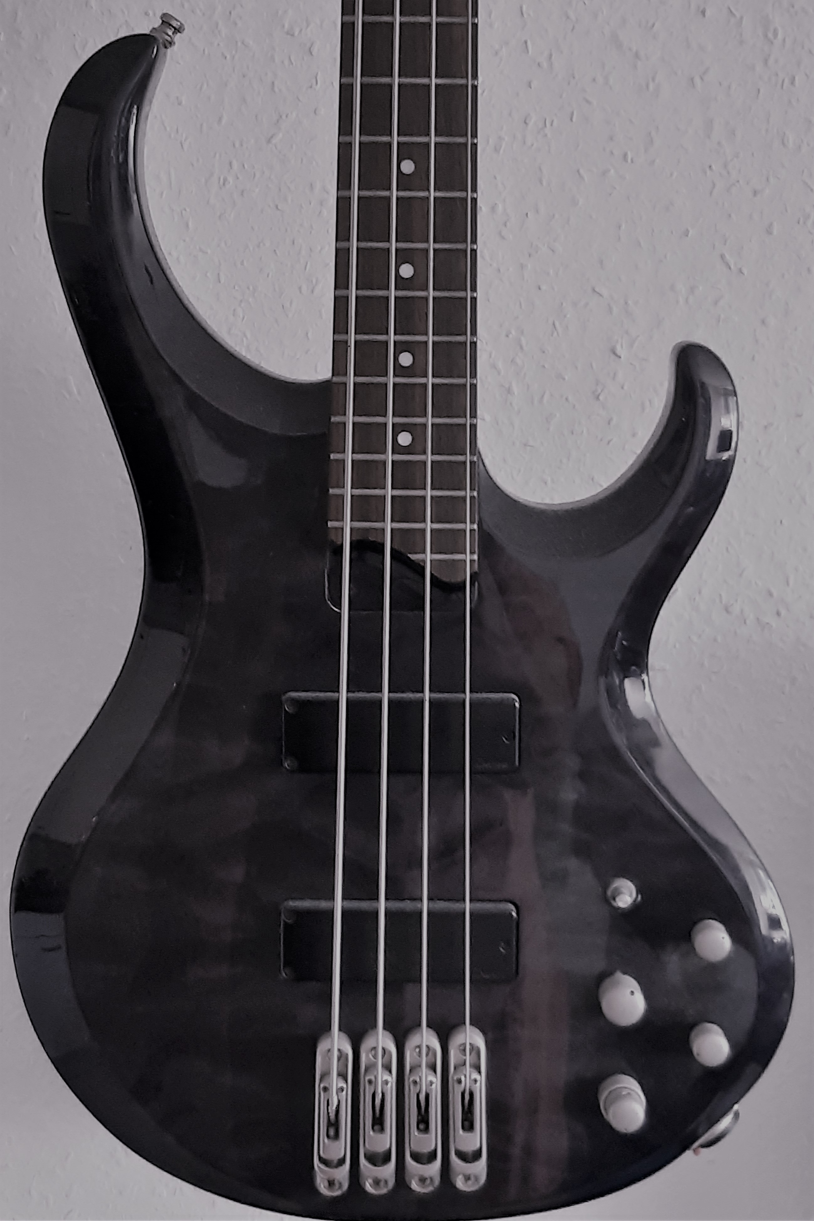 zaz_till_guitare_sauner_LBS .jpg