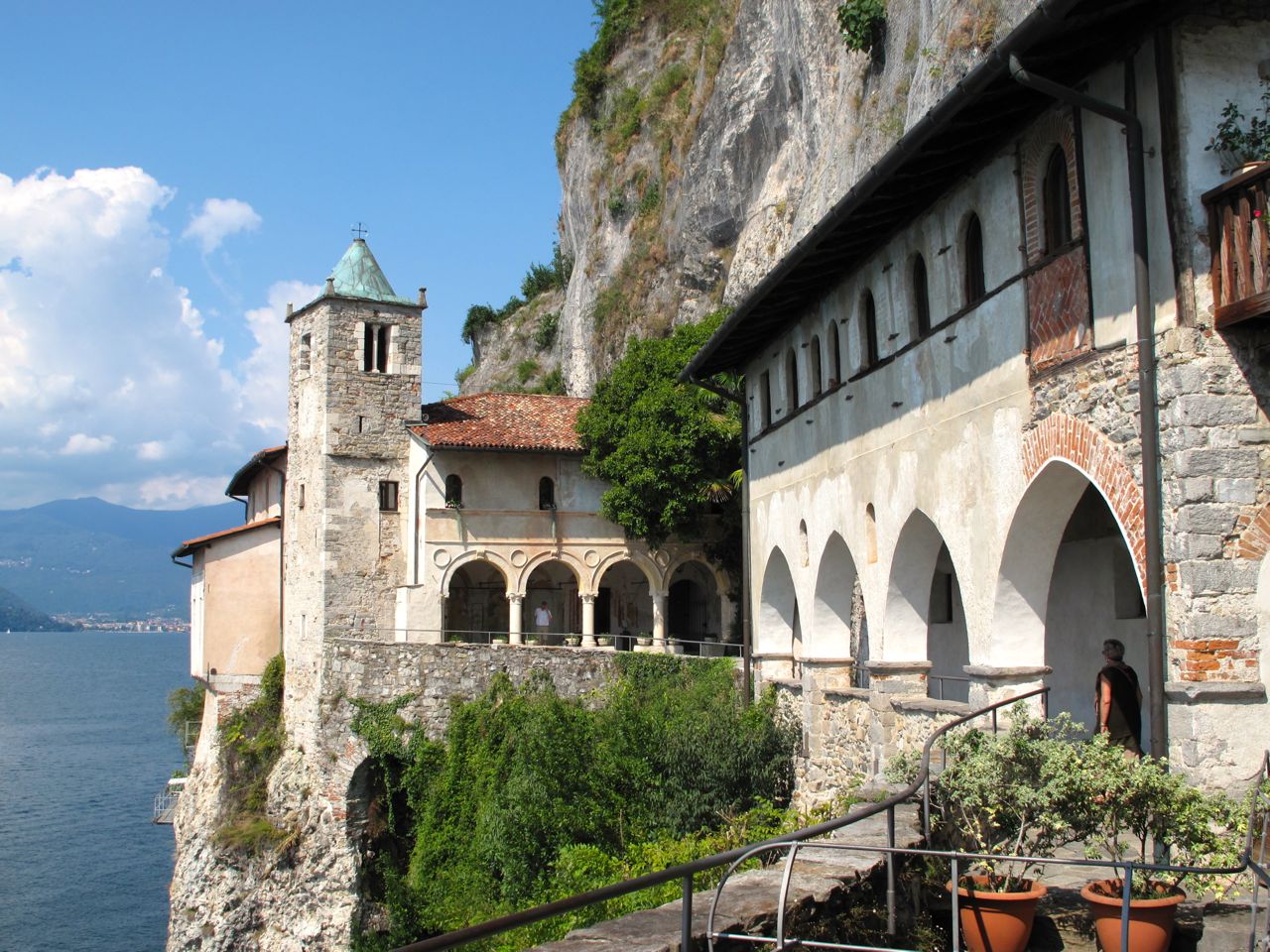 Lago Maggiore, Santa Caterina del Sasso