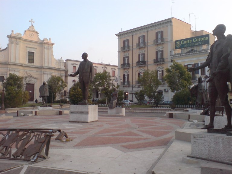 Foggia, Piazza Umberto Giordano