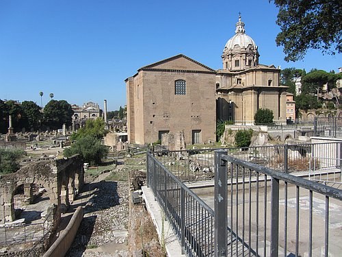 Die Curia auf dem Forum Romanum, Rückansicht