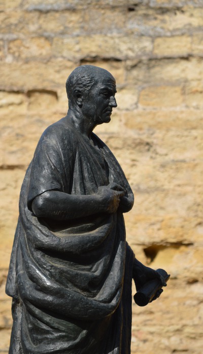 Das Denkmal des Philosophen Seneca in seinem Geburtsort in Cordoba, Spanien