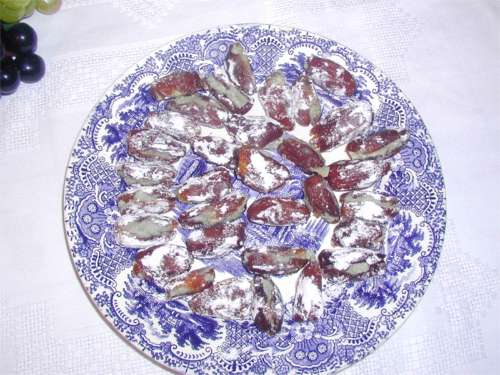 Un plato de dátiles dulces