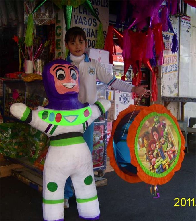 Piñatas en México