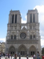Notre-Dame: 15. April 2021- Zwei Jahre nach dem verheerenden Brand des geschichtsträchtigen Symbols. Notre-Dame: 15. April 2021- Zwei Jahre nach dem verheerenden Brand des geschichtsträchtigen Symbols.