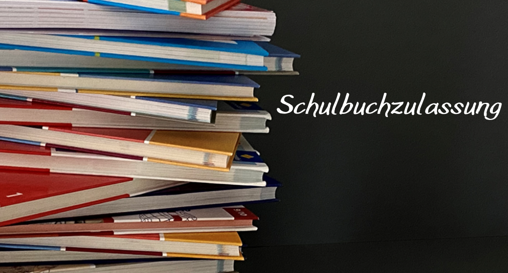 Ein Stapel Schulbücher