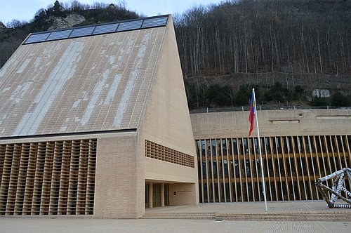 Der Landtag in Vaduz, das Parlament des Fürstentums Liechtenstein