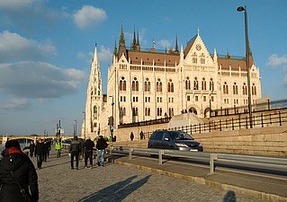 Das Parlament in Budapest (Ungarn) aus der Nähe